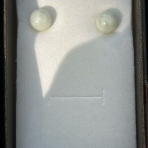 Beautiful Stud 14kt Gold Post